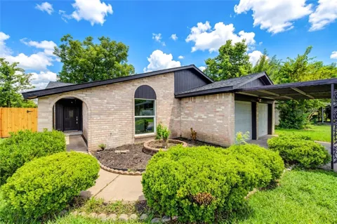 12802 Murr Way