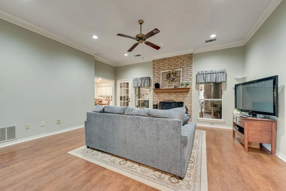 602 Creek View Circle Ovilla, TX 75154