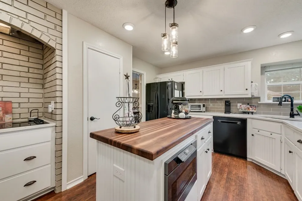 602 Creek View Circle Ovilla, TX 75154