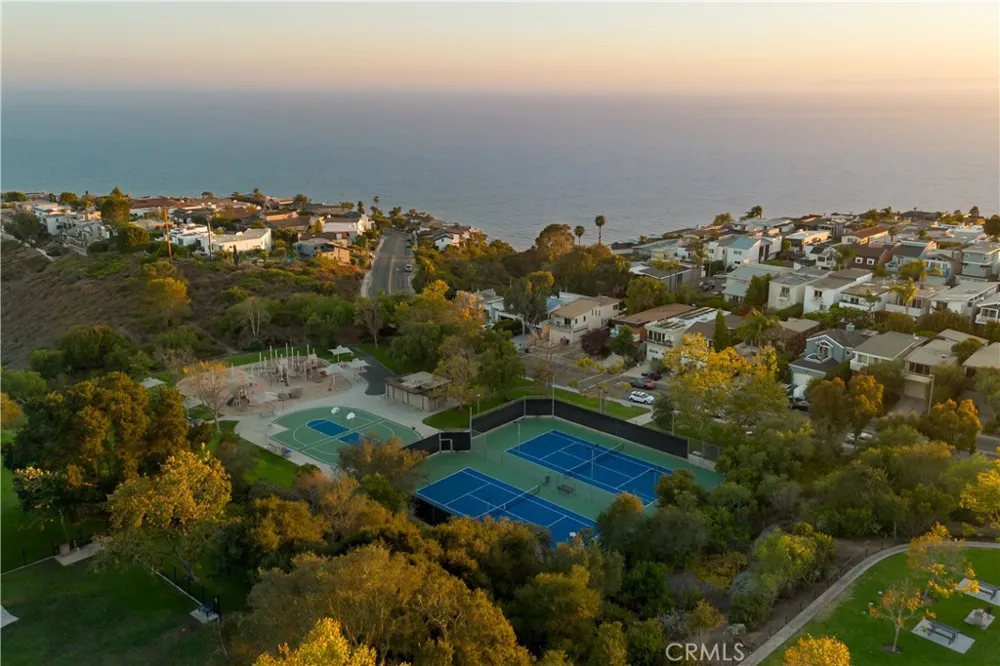 928 Quivera Street Laguna Beach, CA 92651