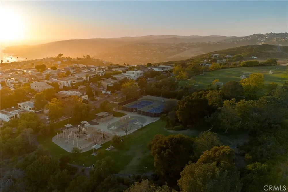 928 Quivera Street Laguna Beach, CA 92651