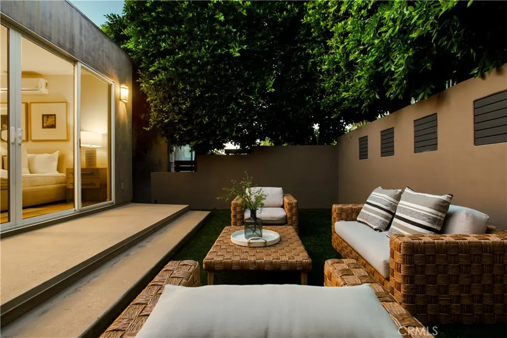 928 Quivera Street Laguna Beach, CA 92651