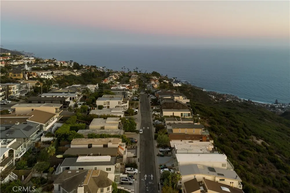 928 Quivera Street Laguna Beach, CA 92651