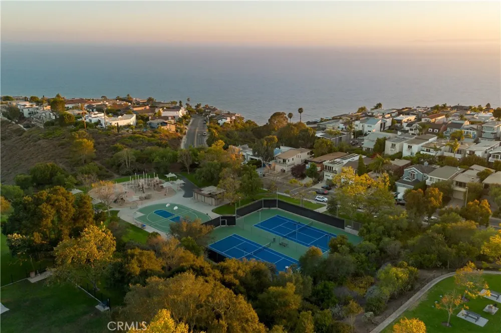 928 Quivera Street Laguna Beach, CA 92651