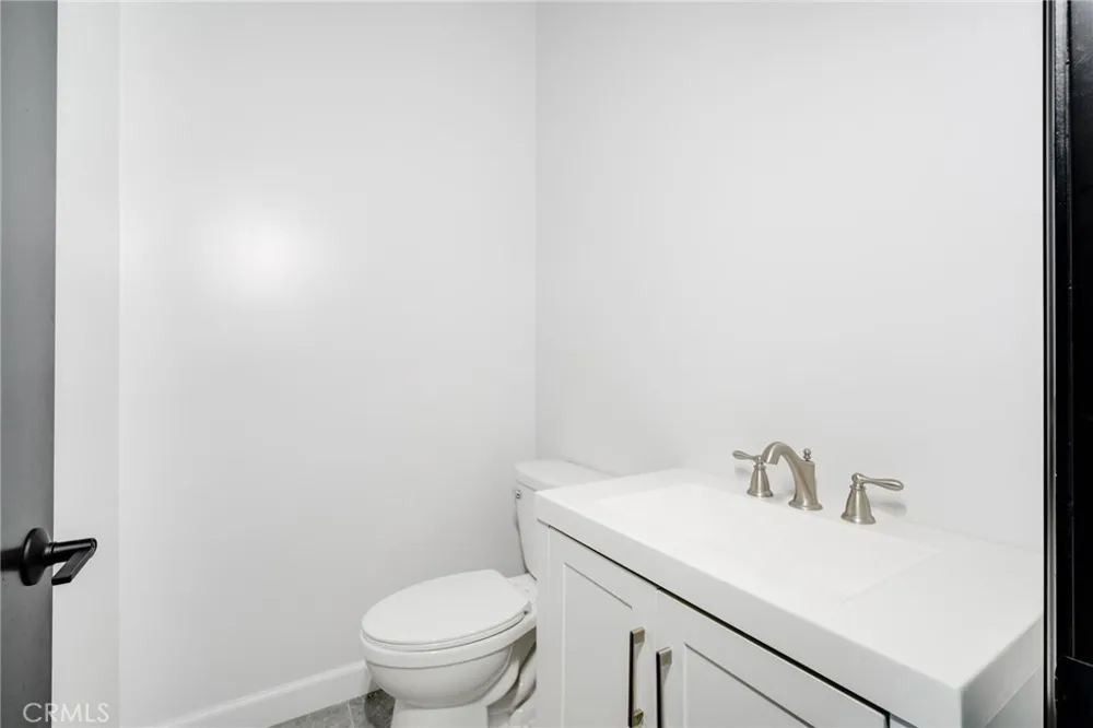 8806 Enfield Avenue Northridge, CA 91325
