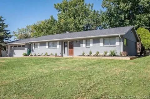 3715 E 51st Place