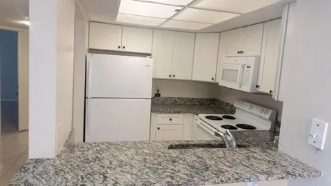 1520 SE Royal Green Circle #206