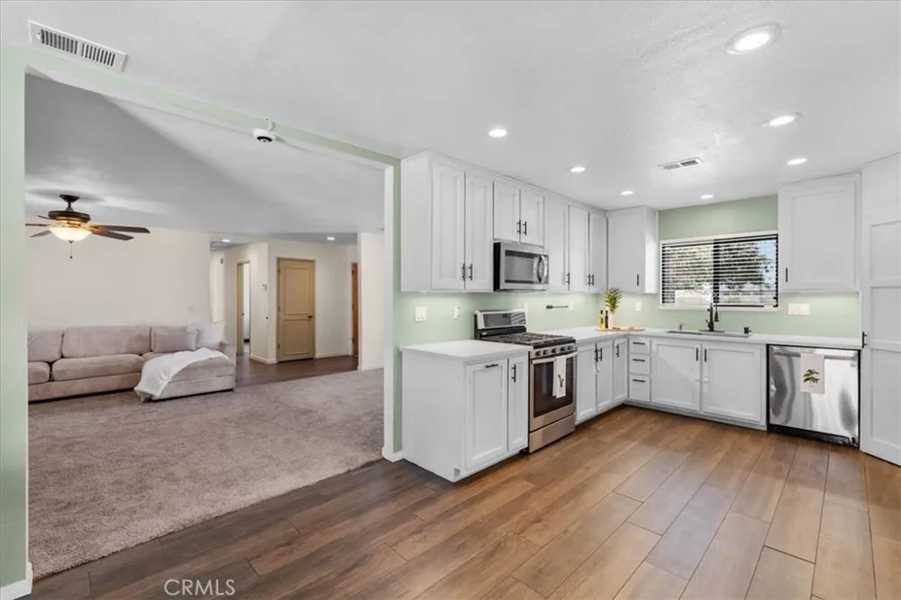 19801 Talihina Apple Valley, CA 92307