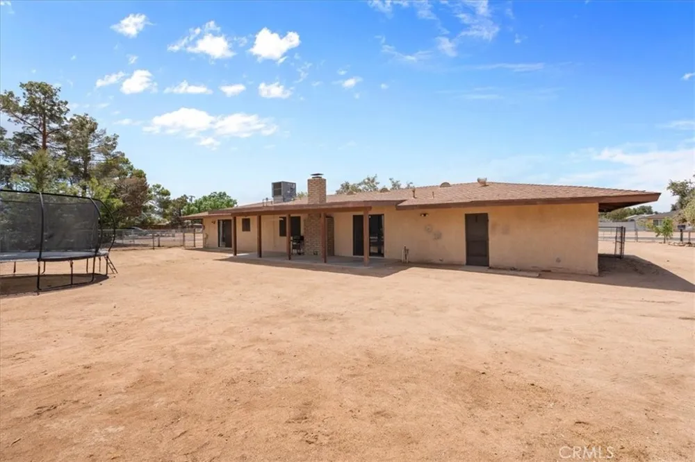 19801 Talihina Apple Valley, CA 92307