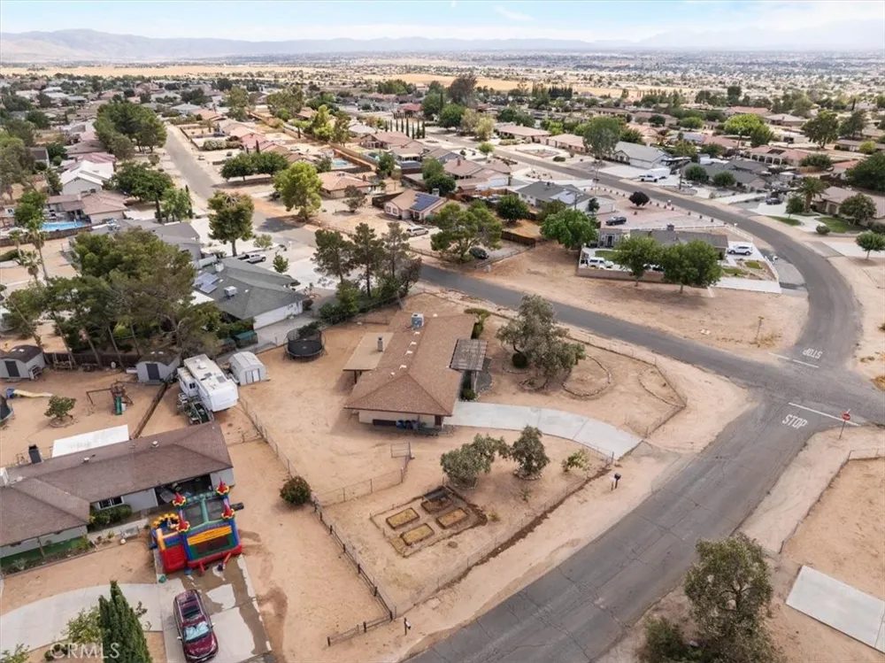 19801 Talihina Apple Valley, CA 92307