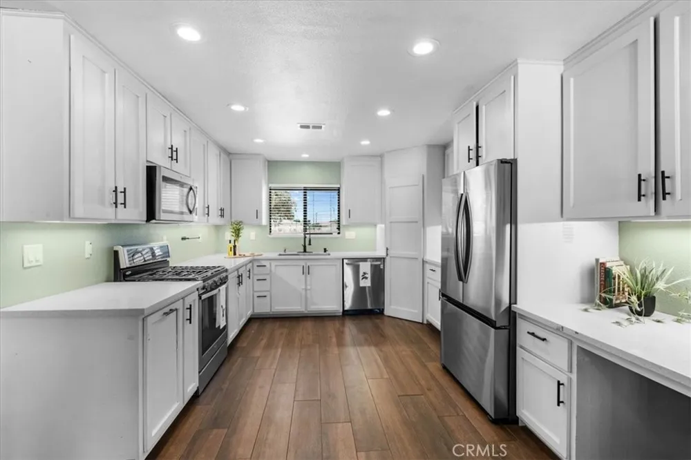 19801 Talihina Apple Valley, CA 92307
