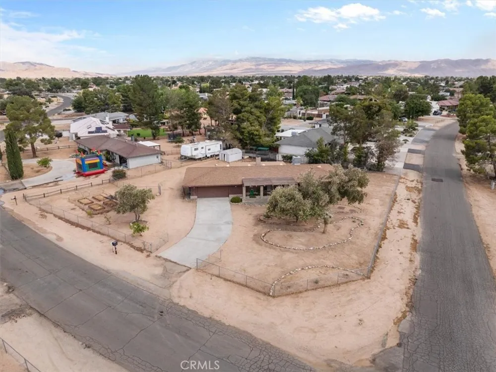 19801 Talihina Apple Valley, CA 92307