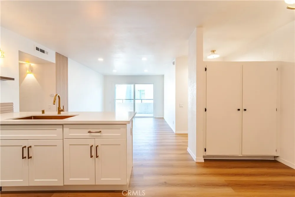 21951 Rimhurst Drive #202 Lake Forest, CA 92630