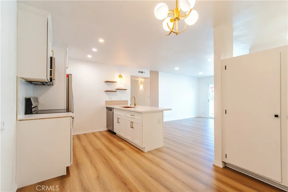 21951 Rimhurst Drive #202 Lake Forest, CA 92630