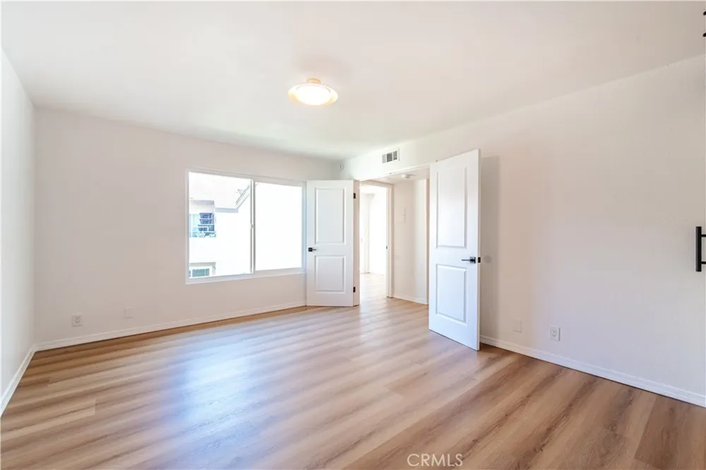 21951 Rimhurst Drive #202 Lake Forest, CA 92630