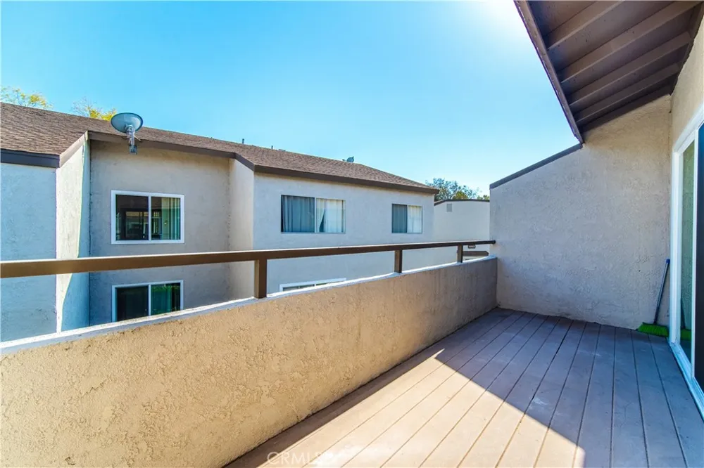 21951 Rimhurst Drive #202 Lake Forest, CA 92630