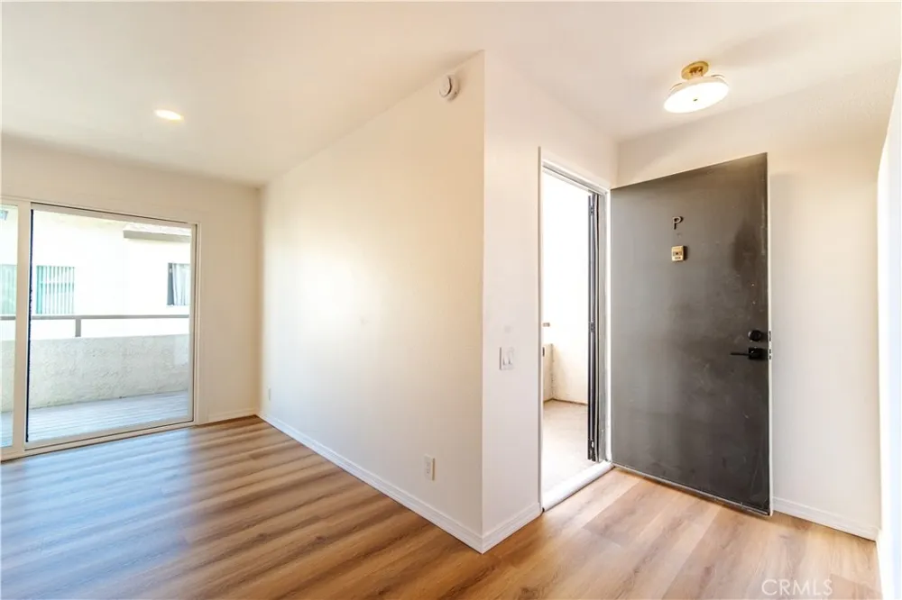 21951 Rimhurst Drive #202 Lake Forest, CA 92630