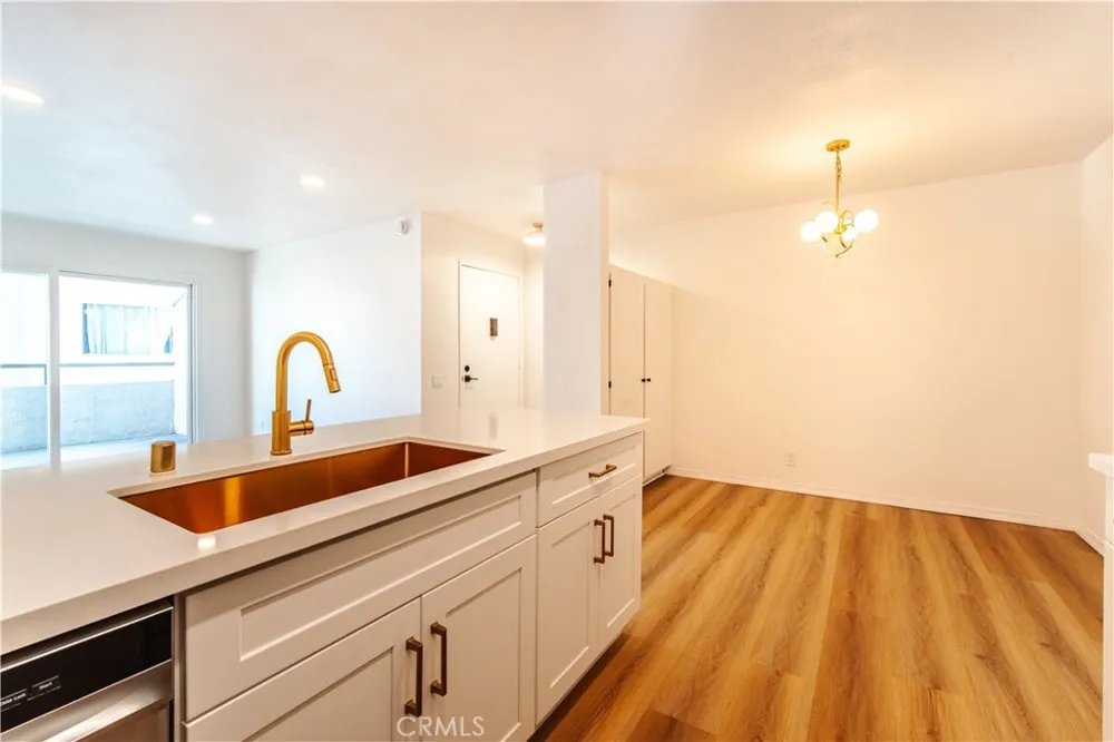 21951 Rimhurst Drive #202 Lake Forest, CA 92630