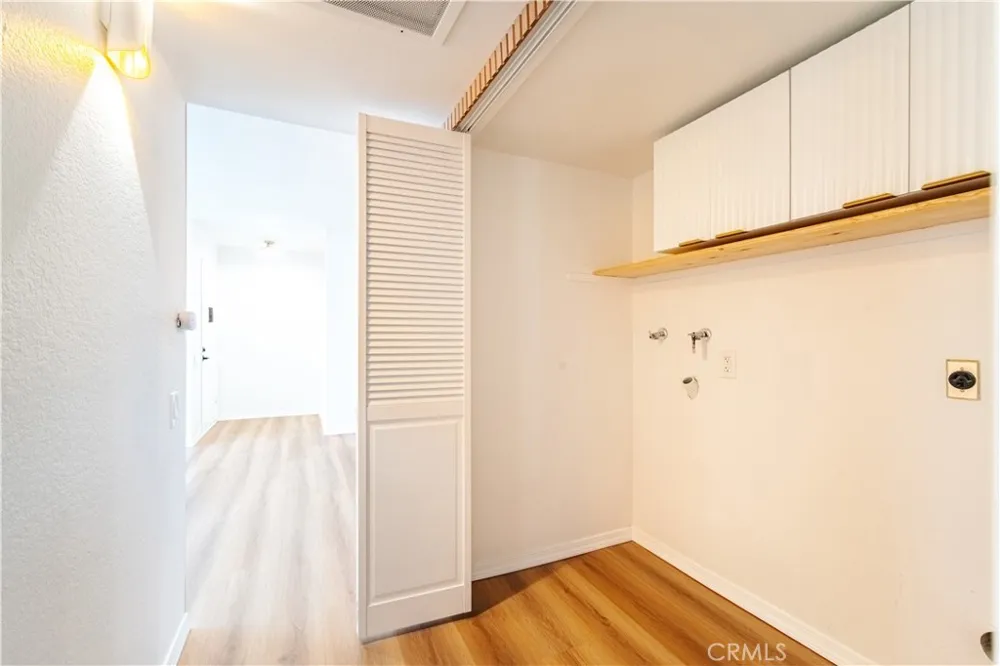 21951 Rimhurst Drive #202 Lake Forest, CA 92630