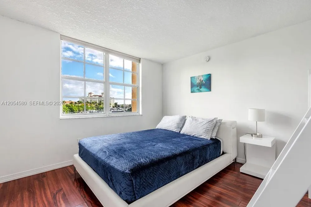 19999 E Country Club Dr #1302 Aventura, FL 33180