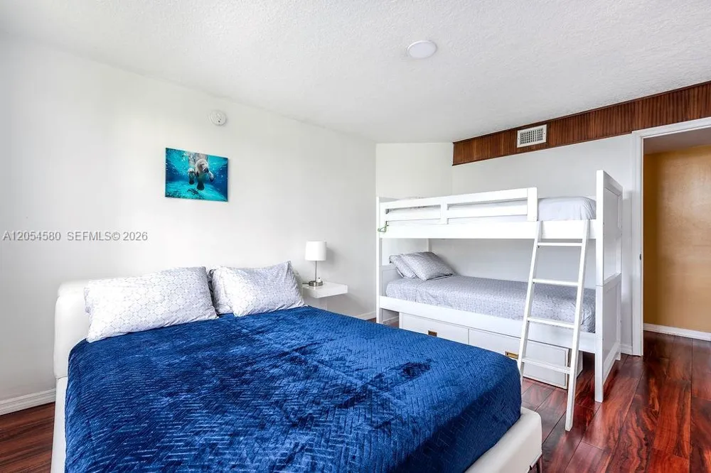 19999 E Country Club Dr #1302 Aventura, FL 33180