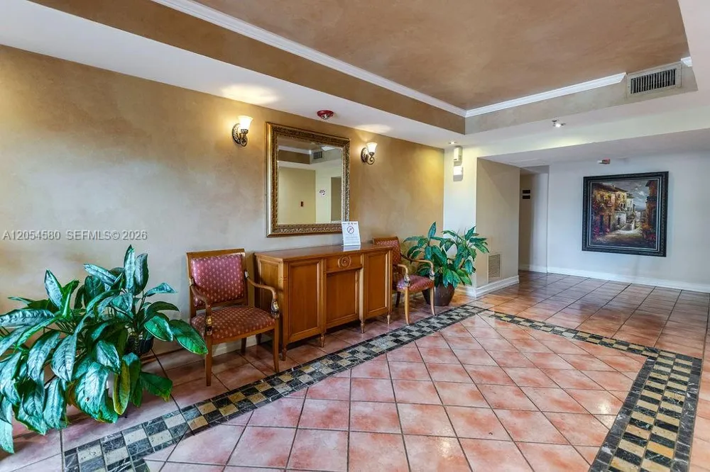 19999 E Country Club Dr #1302 Aventura, FL 33180