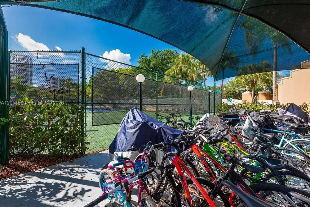19999 E Country Club Dr #1302 Aventura, FL 33180