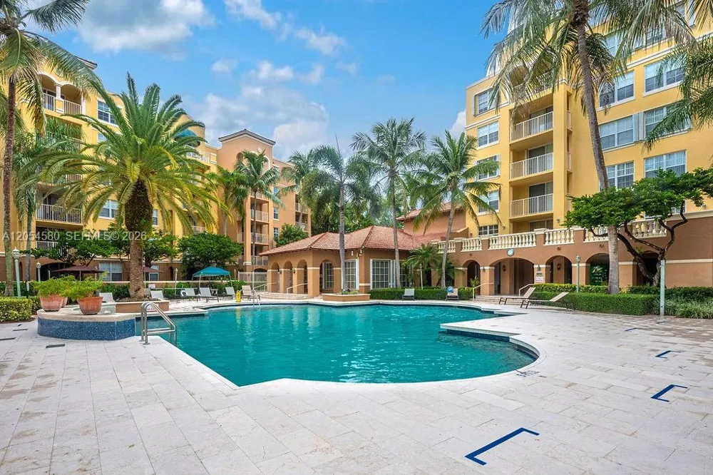 19999 E Country Club Dr #1302 Aventura, FL 33180