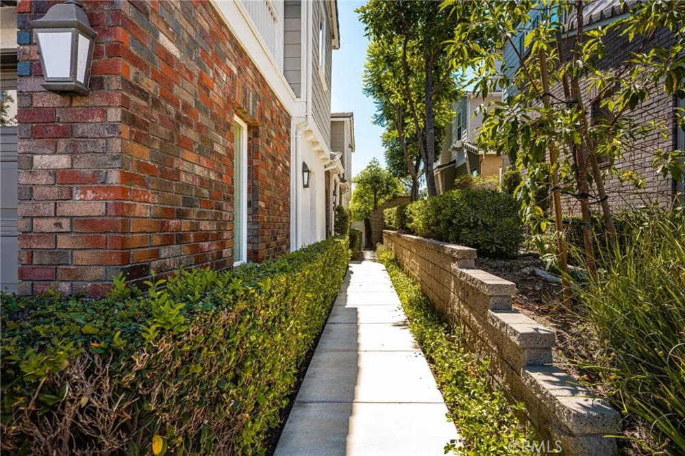 4001 Balmoral Yorba Linda, CA 92886