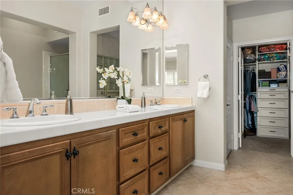 4001 Balmoral Yorba Linda, CA 92886