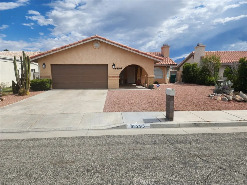 68295 Modalo Cathedral City, CA 92234