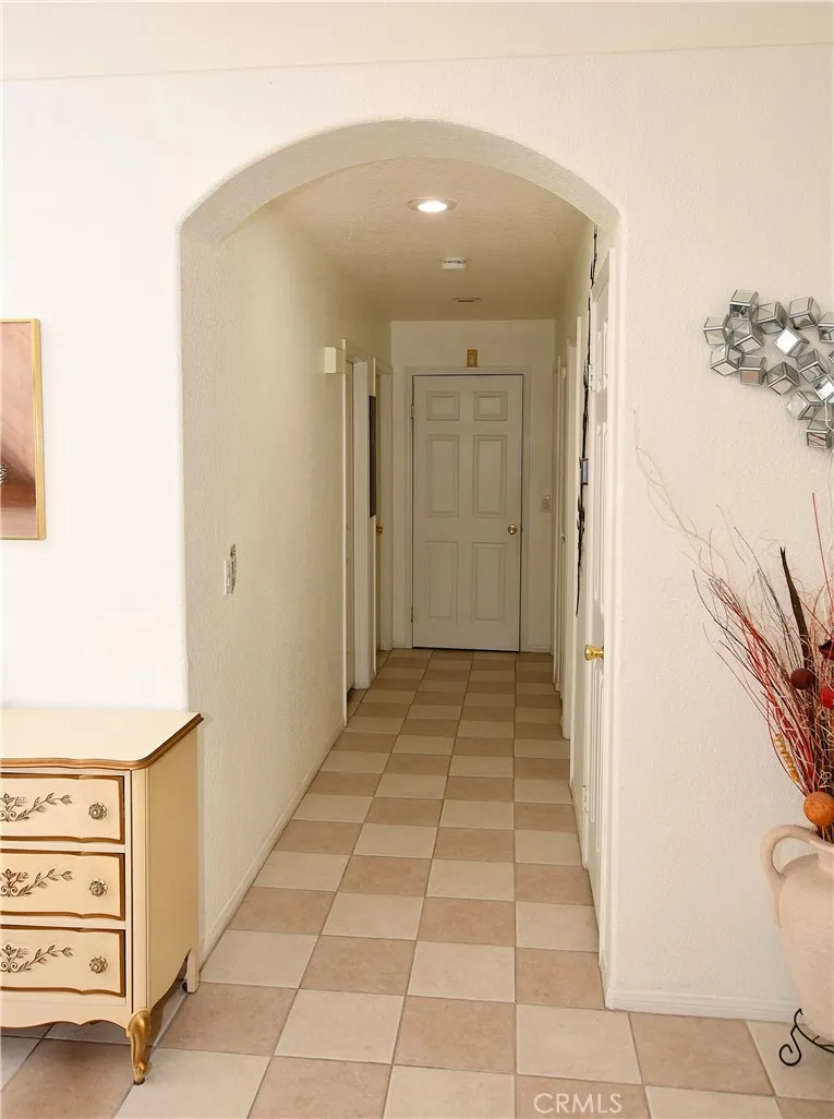 68295 Modalo Cathedral City, CA 92234
