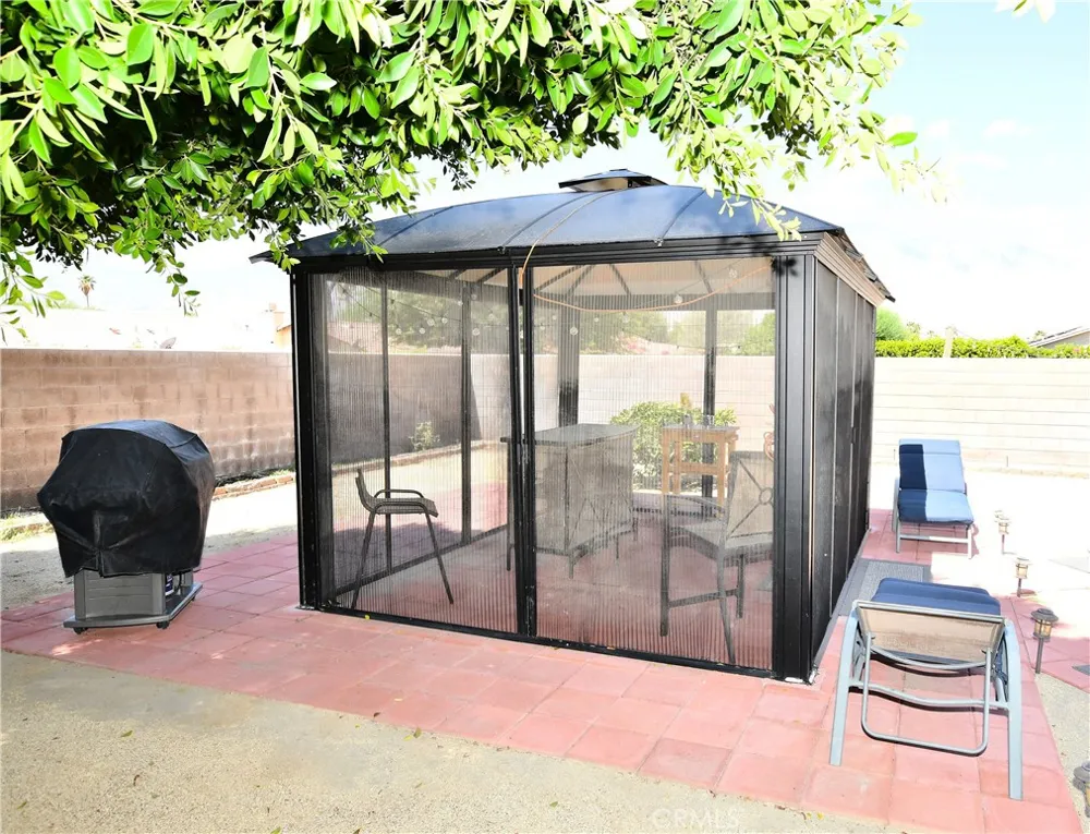 68295 Modalo Cathedral City, CA 92234