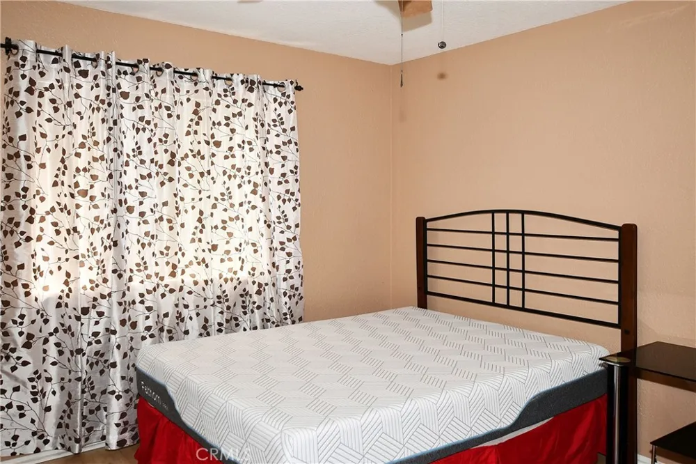 68295 Modalo Cathedral City, CA 92234