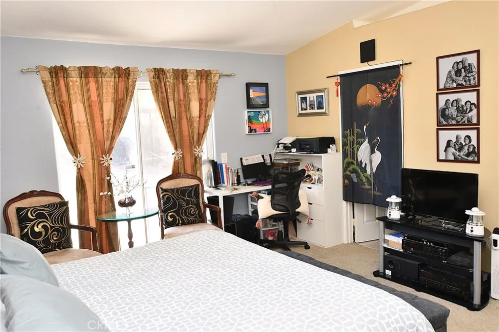 68295 Modalo Cathedral City, CA 92234