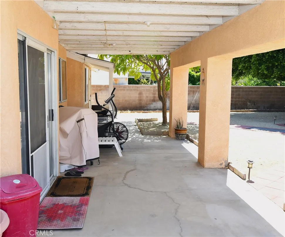68295 Modalo Cathedral City, CA 92234