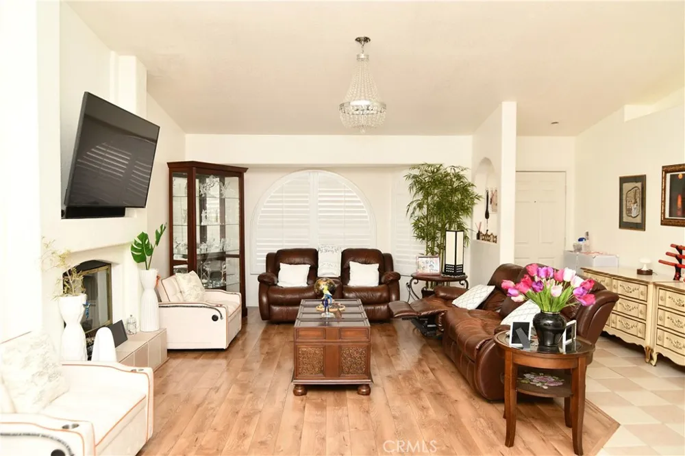 68295 Modalo Cathedral City, CA 92234