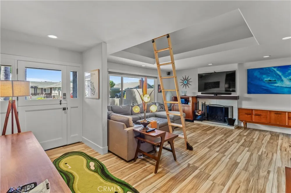 9111 Ellsworth Huntington Beach, CA 92646