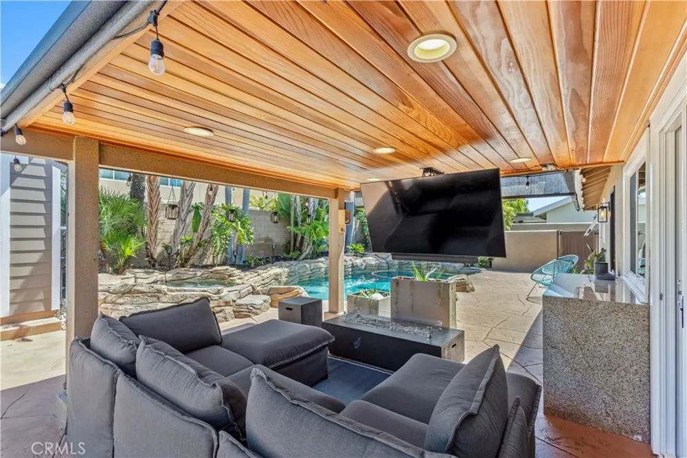 9111 Ellsworth Huntington Beach, CA 92646