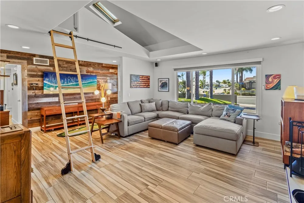9111 Ellsworth Huntington Beach, CA 92646