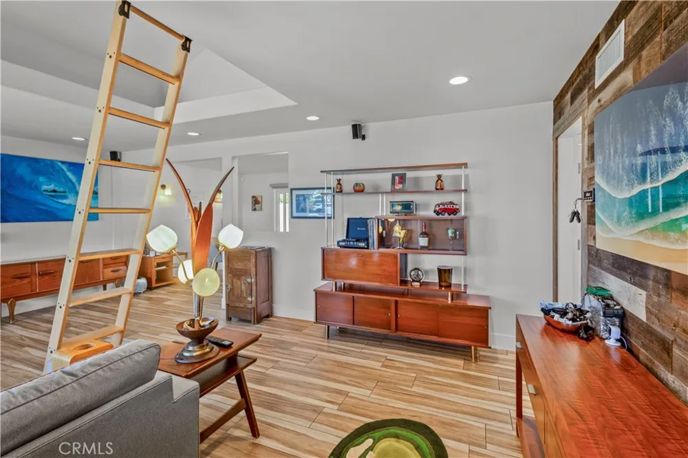 9111 Ellsworth Huntington Beach, CA 92646