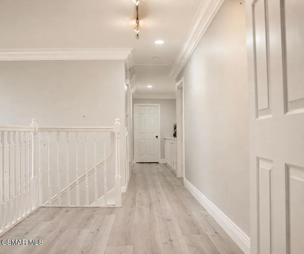 9725 Babbitt Avenue Northridge, CA 91325