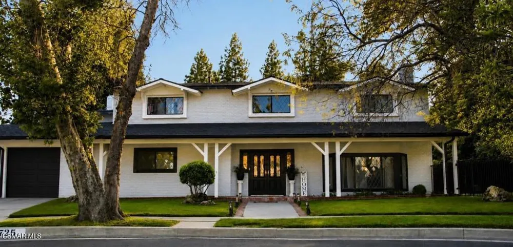 9725 Babbitt Avenue Northridge, CA 91325