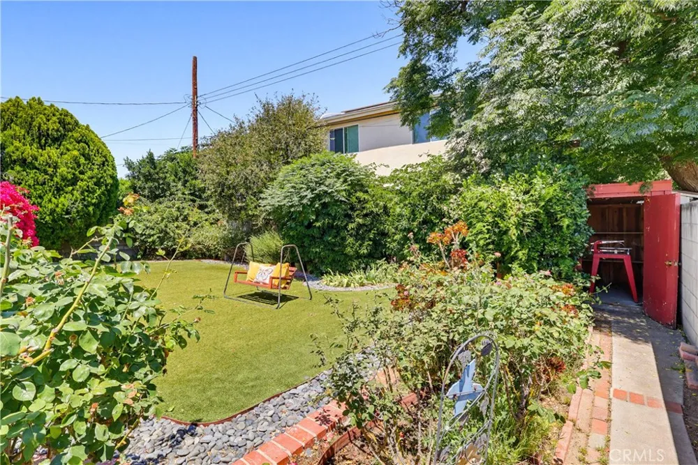7508 Paso Robles Avenue Lake Balboa, CA 91406