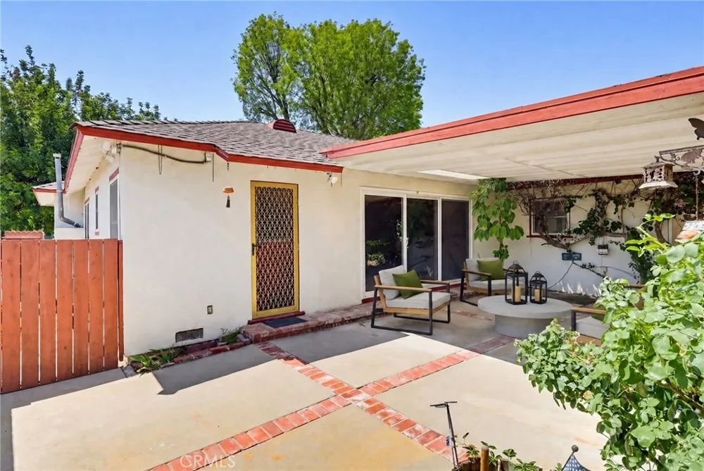 7508 Paso Robles Avenue Lake Balboa, CA 91406