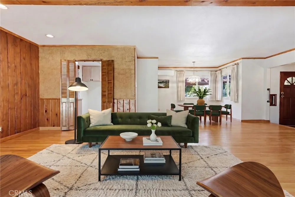 7508 Paso Robles Avenue Lake Balboa, CA 91406