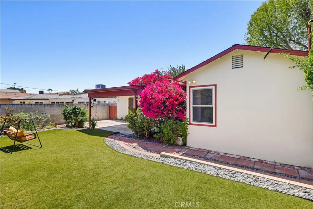 7508 Paso Robles Avenue Lake Balboa, CA 91406