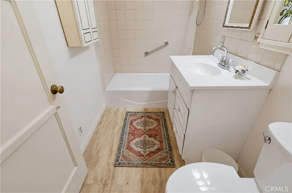 7508 Paso Robles Avenue Lake Balboa, CA 91406