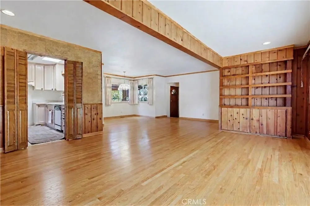 7508 Paso Robles Avenue Lake Balboa, CA 91406