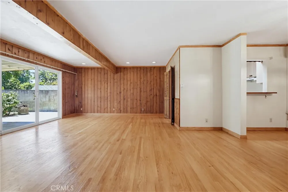 7508 Paso Robles Avenue Lake Balboa, CA 91406